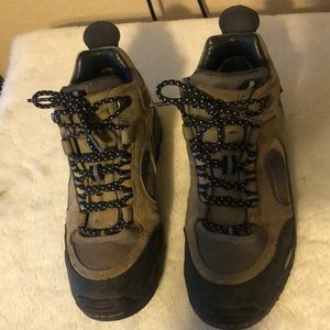 Danner hiking/tennis shoes p2227